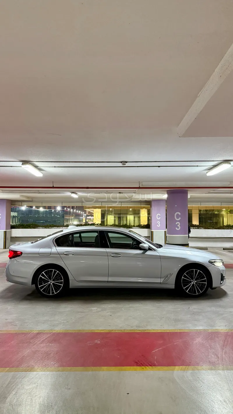 2021 بي ام دبليو الفئة الخامسة 520 أي