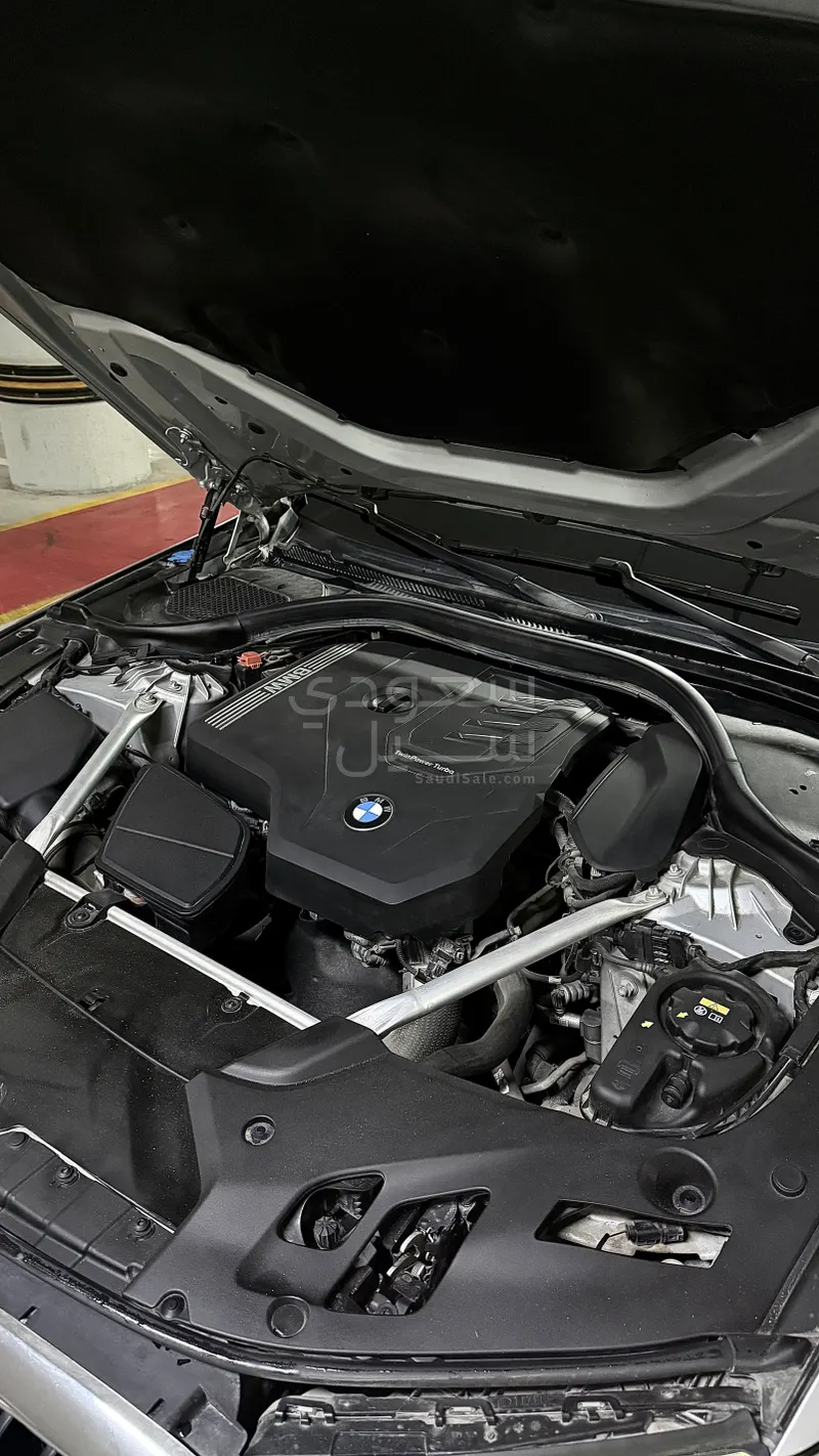 2021 بي ام دبليو الفئة الخامسة 520 أي