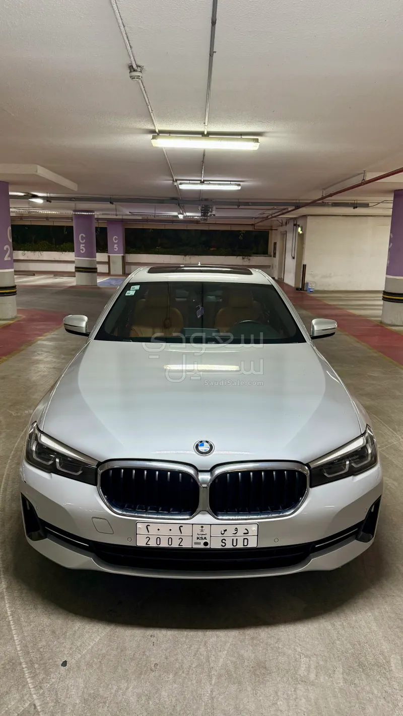 2021 بي ام دبليو الفئة الخامسة 520 أي