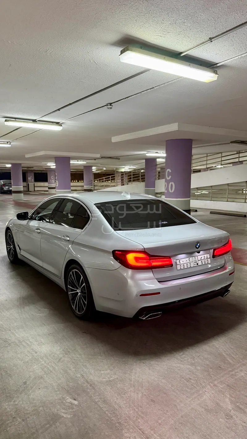 2021 بي ام دبليو الفئة الخامسة 520 أي