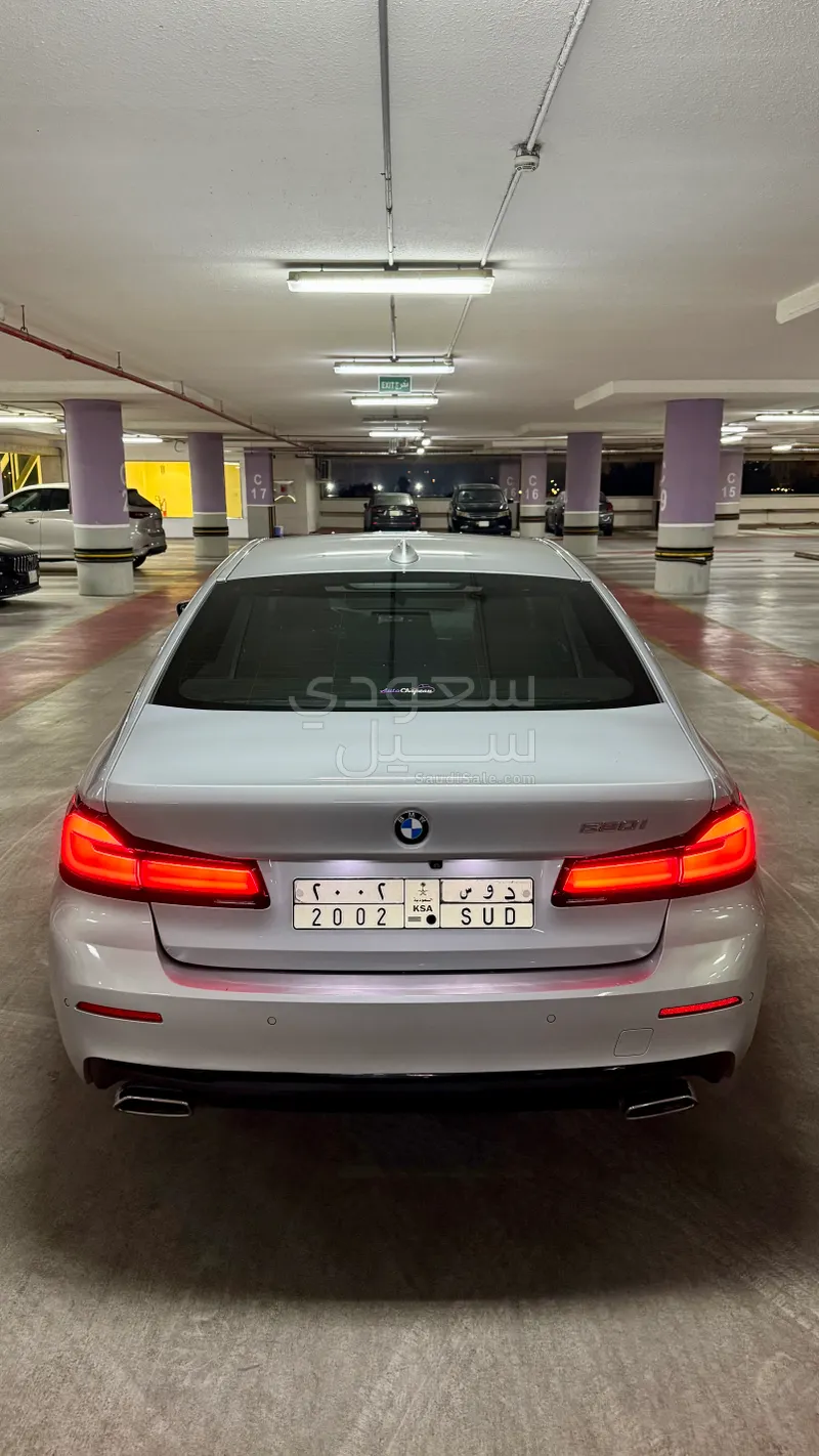 2021 بي ام دبليو الفئة الخامسة 520 أي
