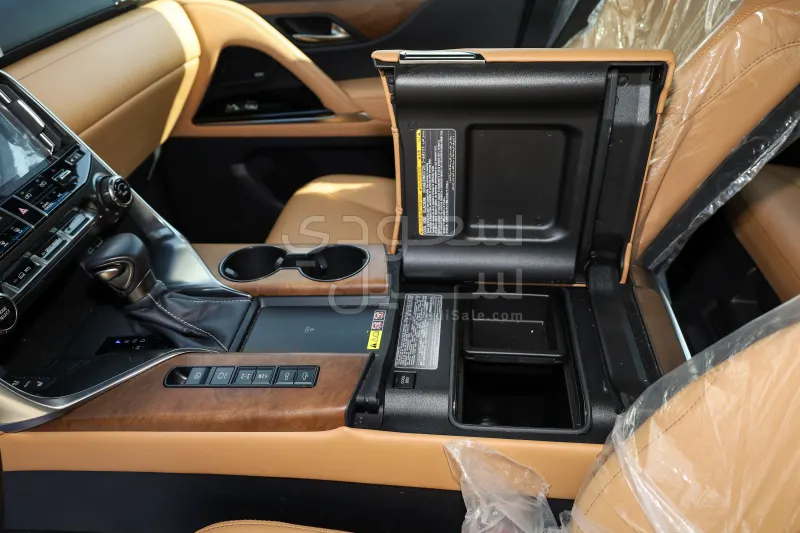 2024 لكزس إل إكس 600 إف