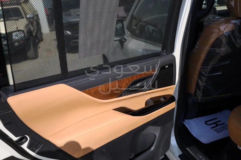 2024 لكزس إل إكس 600 إف