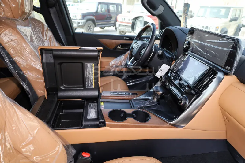 2024 لكزس إل إكس 600 إف