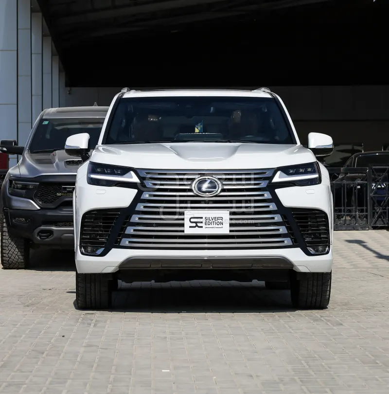 2024 لكزس إل إكس 600 إف