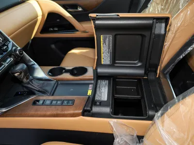 2024 لكزس إل إكس 600 إف