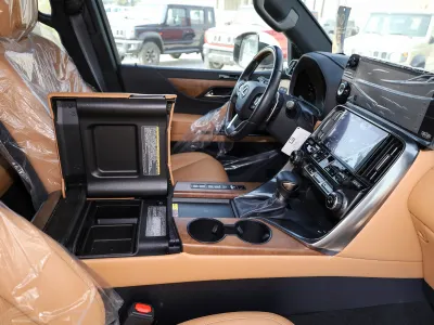 2024 لكزس إل إكس 600 إف