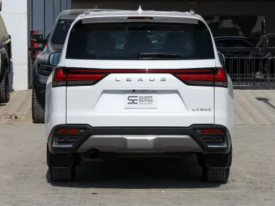 2024 لكزس إل إكس 600 إف