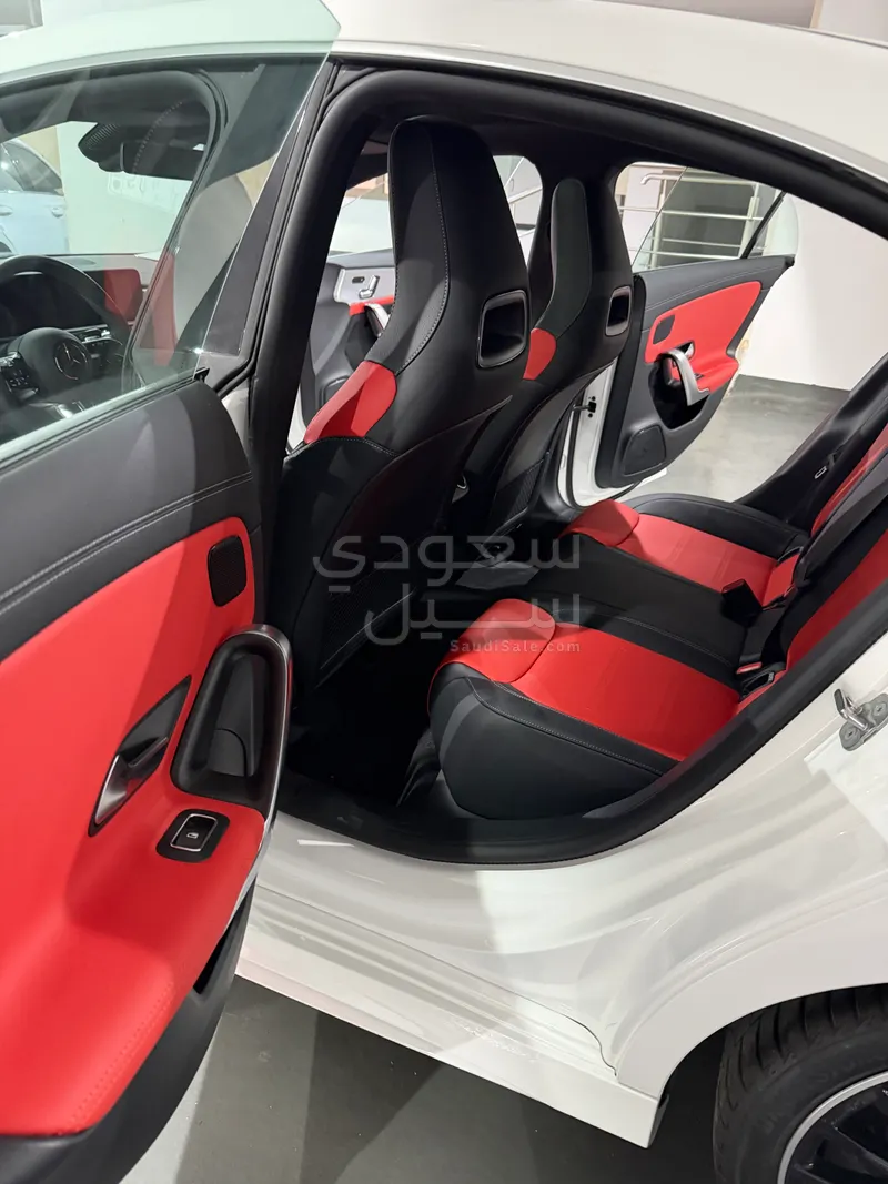 2025 مرسيدس - بنز سي إل أي 200