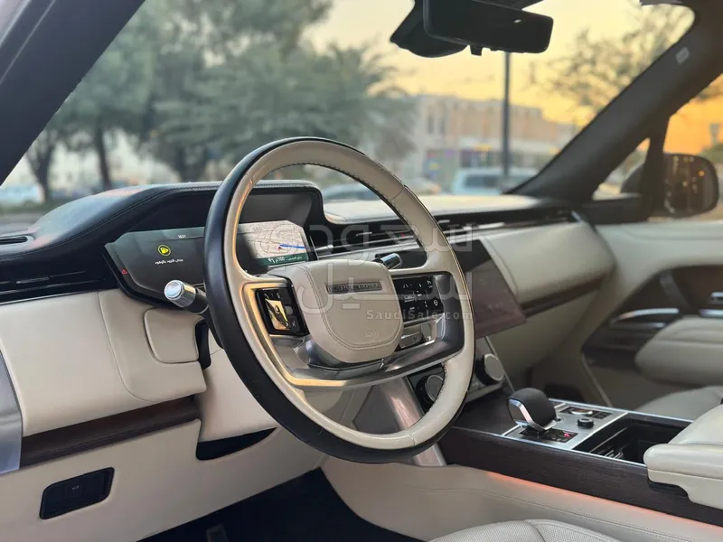 2022 لاند روفر رينج روفر اوتوبيوغرافي