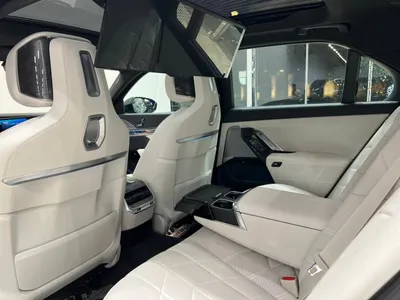 2025 بي ام دبليو الفئة السابعة 735 إل أي