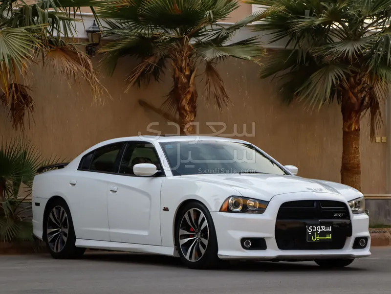 2013 دودج تشارجر اس ار تي