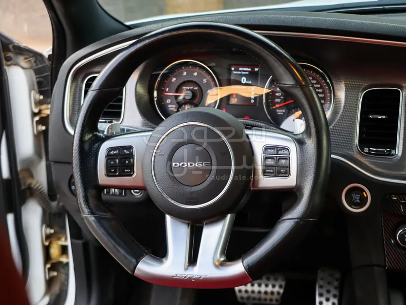 2013 دودج تشارجر اس ار تي