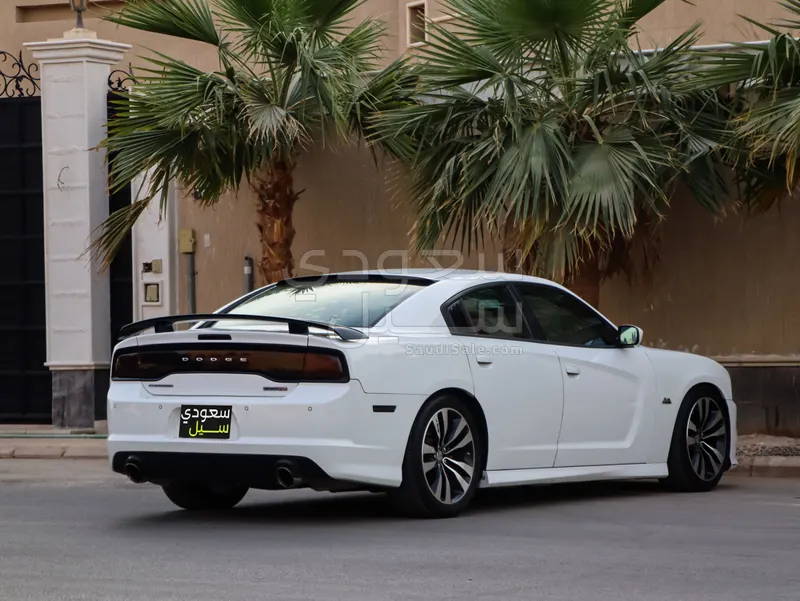 2013 دودج تشارجر اس ار تي