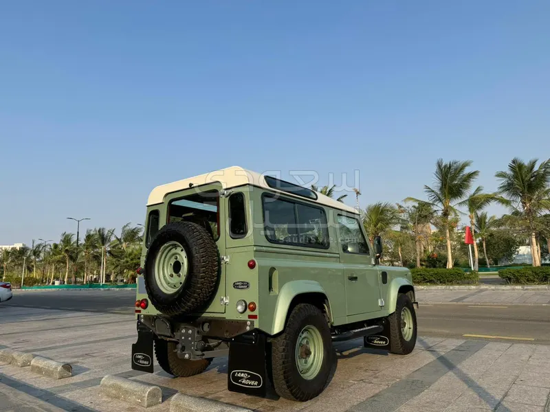 2016 لاند روفر ديفيندر