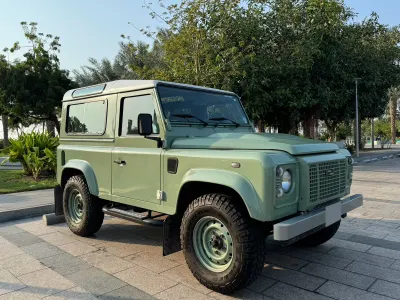 2016 لاند روفر ديفيندر