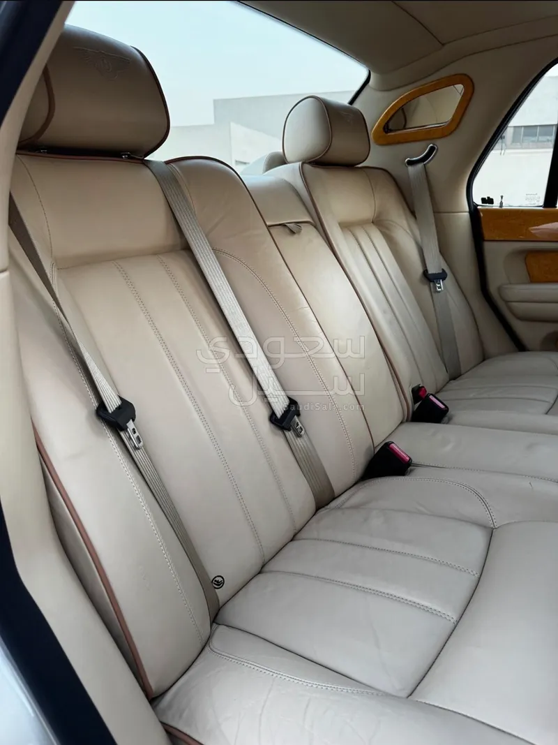 2005 بنتلي ارناج