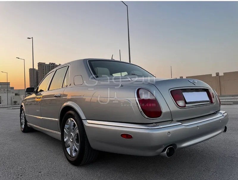 2005 بنتلي ارناج