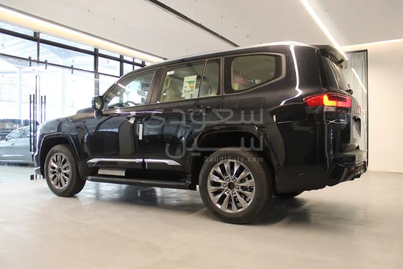 2025 تويوتا لاند كروزر جي اكس ار