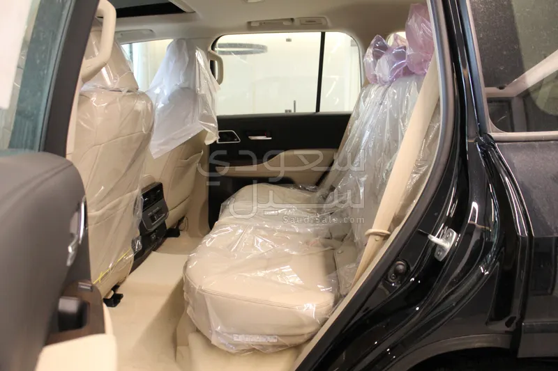 2025 تويوتا لاند كروزر جي اكس ار