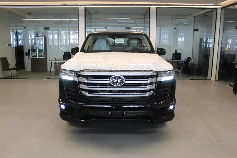 2025 تويوتا لاند كروزر جي اكس ار