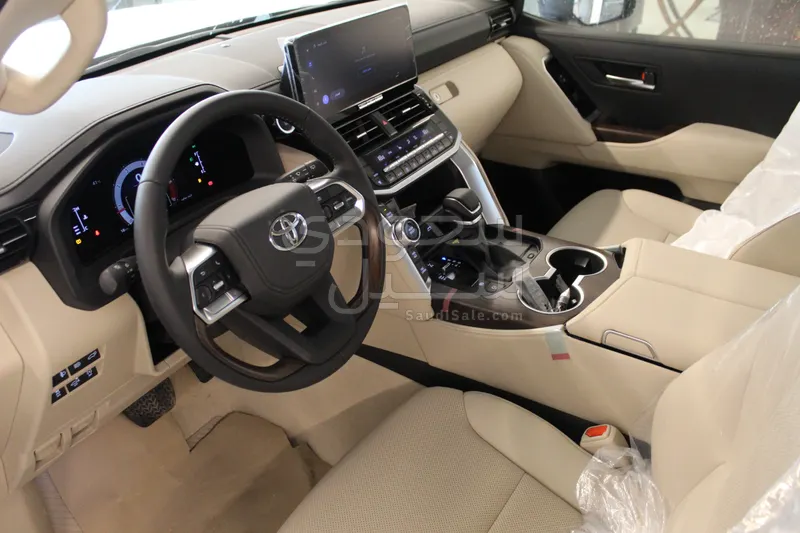 2025 تويوتا لاند كروزر جي اكس ار