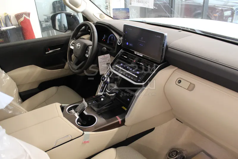 2025 تويوتا لاند كروزر جي اكس ار