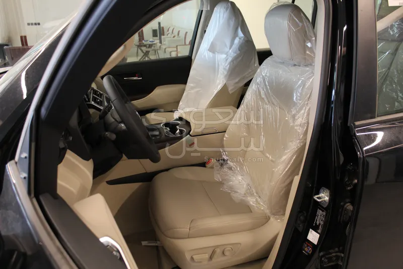 2025 تويوتا لاند كروزر جي اكس ار