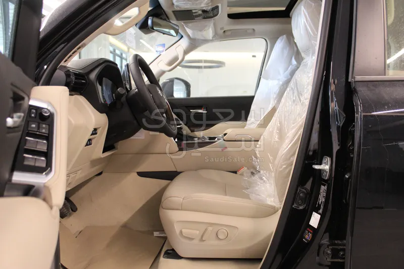 2025 تويوتا لاند كروزر جي اكس ار