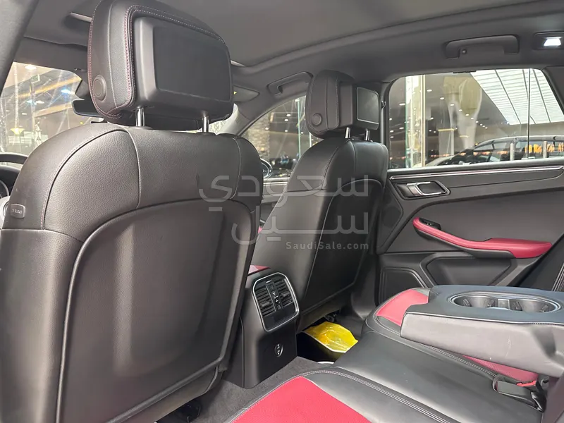 2025 بورش ماكان