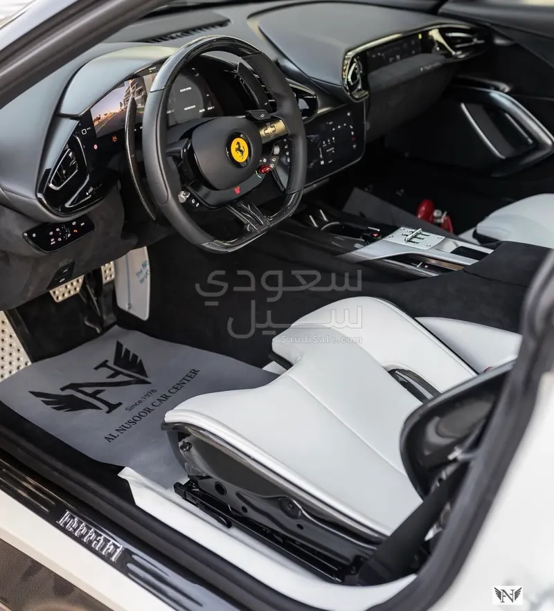 2025 فيراري 12 سيليندر