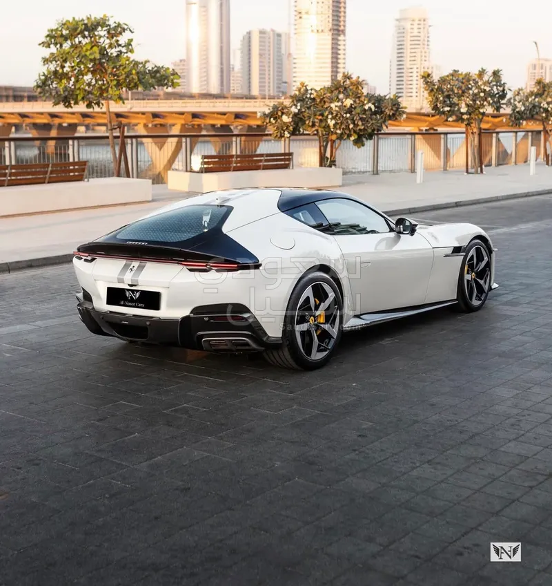 2025 فيراري 12 سيليندر