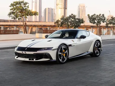 2025 فيراري 12 سيليندر