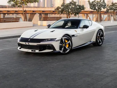 2025 فيراري 12 سيليندر