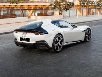 2025 فيراري 12 سيليندر