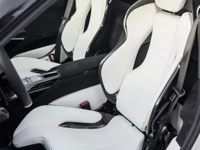 2025 فيراري 12 سيليندر