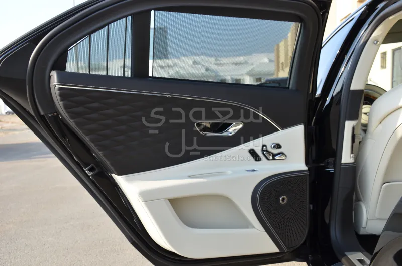 2022 بنتلي كونتيننتل فلاينج سبير دابليو 12