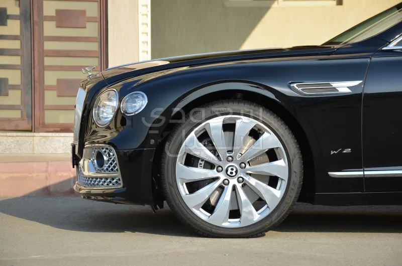 2022 بنتلي كونتيننتل فلاينج سبير دابليو 12