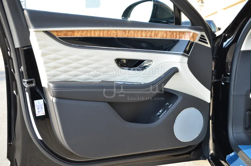 2022 بنتلي كونتيننتل فلاينج سبير دابليو 12