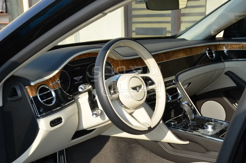 2022 بنتلي كونتيننتل فلاينج سبير دابليو 12