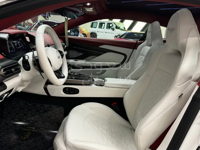 2025 استون مارتن فانكويش