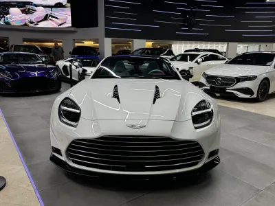 2025 استون مارتن فانكويش