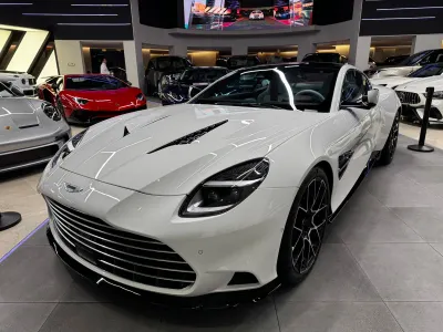 2025 استون مارتن فانكويش