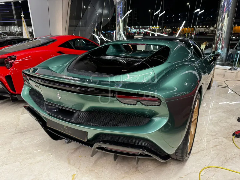 2024 فيراري جي تي اس 296