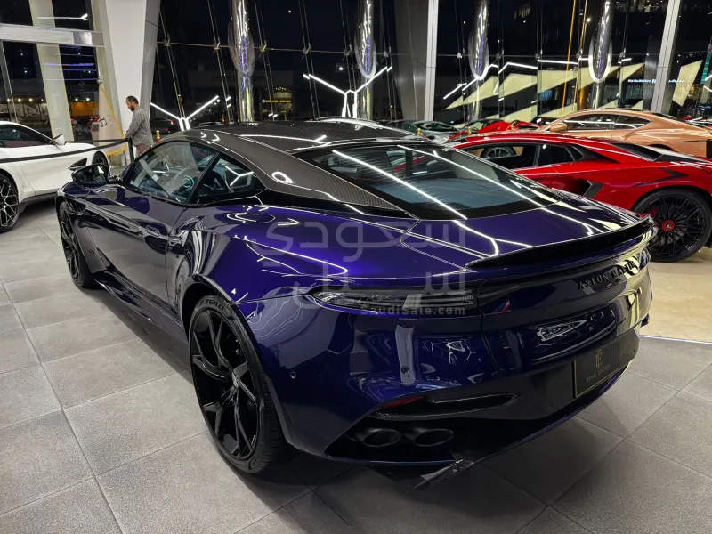 2020 استون مارتن دي بي  اس