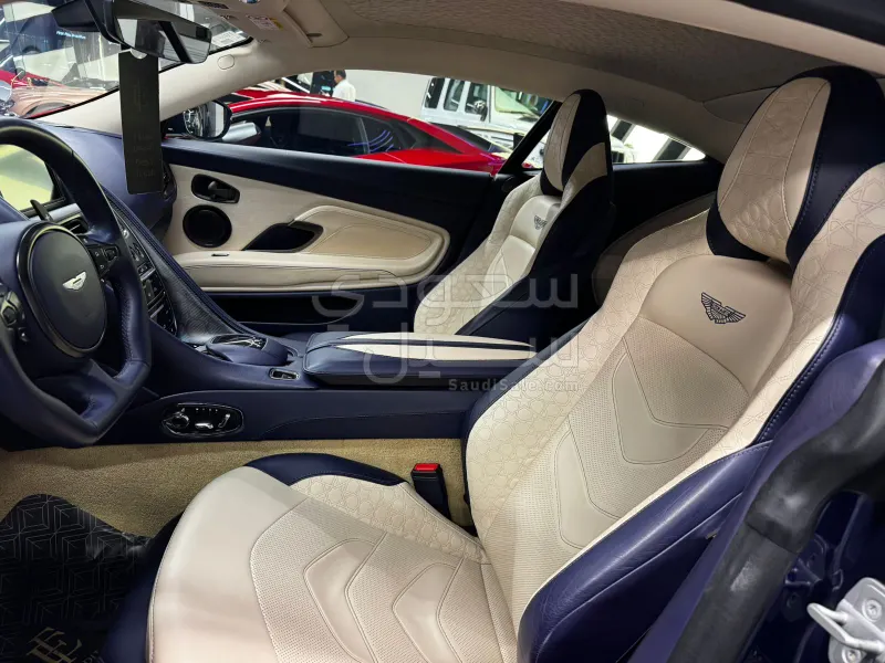 2020 استون مارتن دي بي  اس