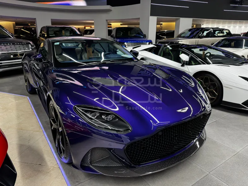 2020 استون مارتن دي بي  اس