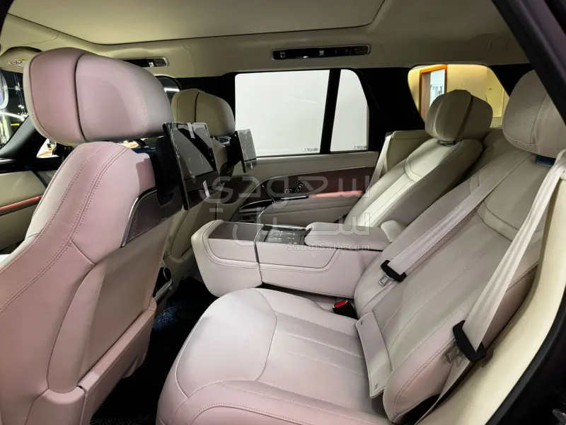 2025 لاند روفر رينج روفر اوتوبيوغرافي