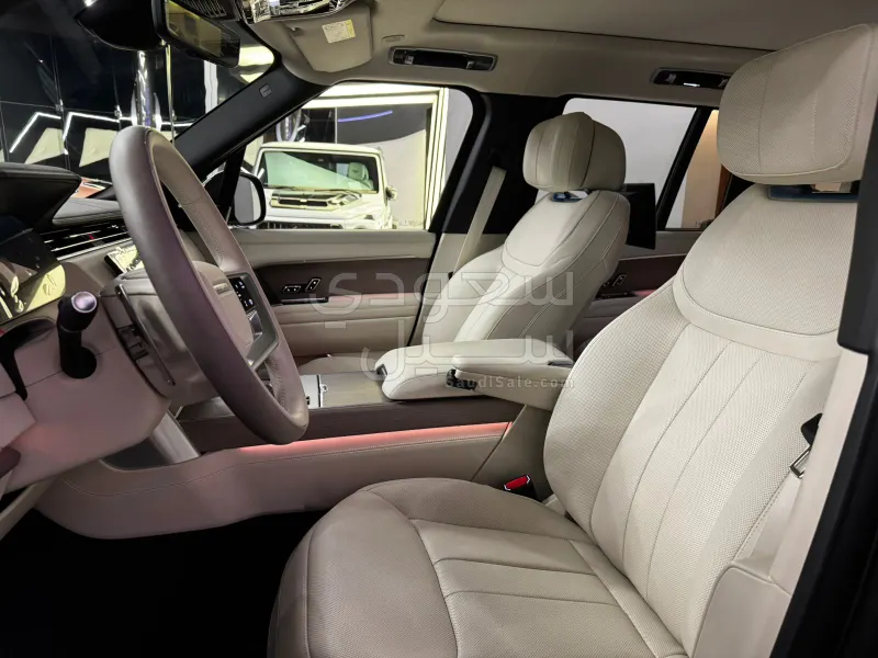 2025 لاند روفر رينج روفر اوتوبيوغرافي