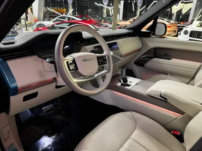 2025 لاند روفر رينج روفر اوتوبيوغرافي